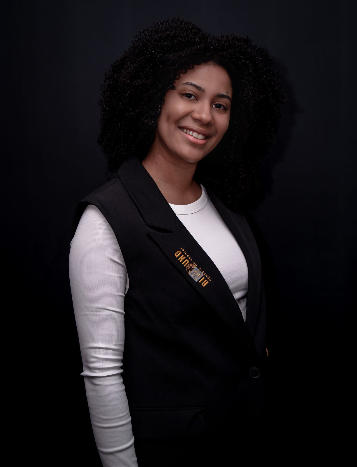 Elisabeth Gómez - Directora de organización & Fotografía - CEO